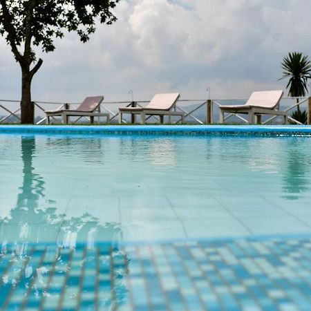Pili Pili Boutique Hotel キガリ エクステリア 写真