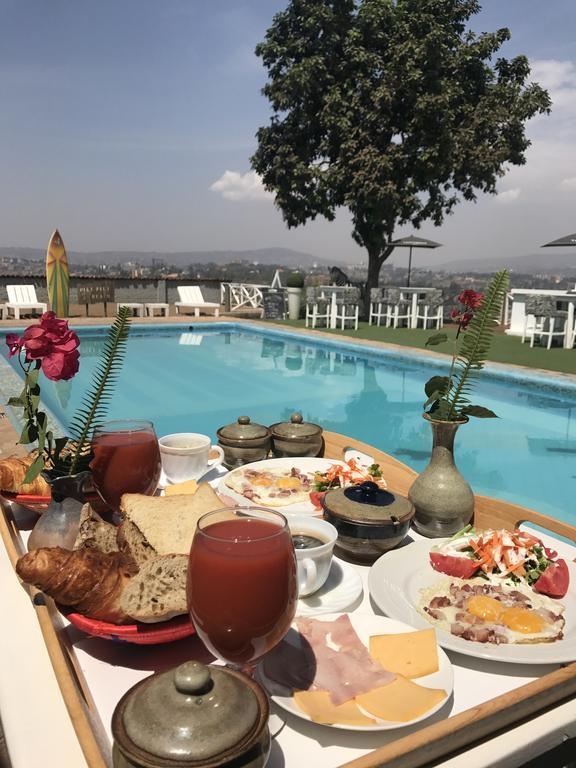 Pili Pili Boutique Hotel キガリ エクステリア 写真