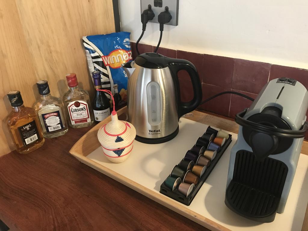 Pili Pili Boutique Hotel キガリ エクステリア 写真